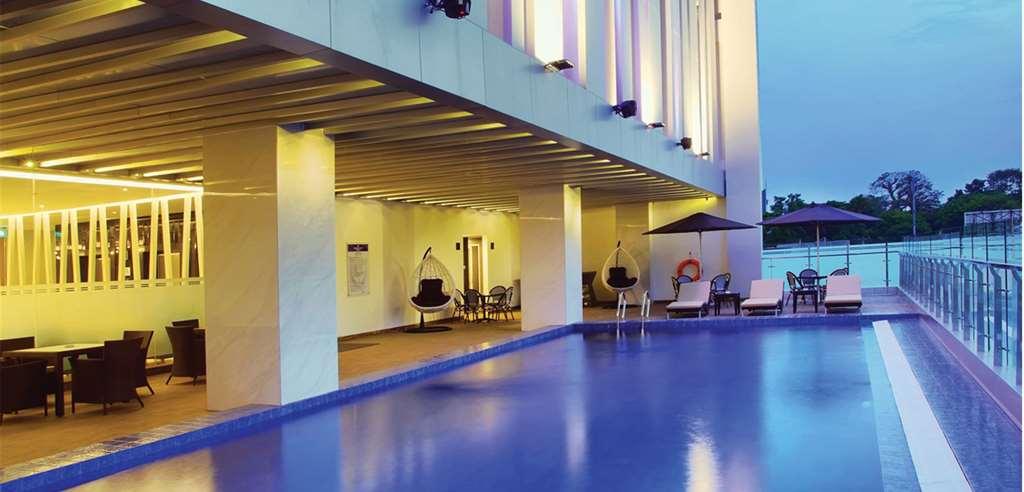Отель Golden Tulip Essential Макасар Удобства фото